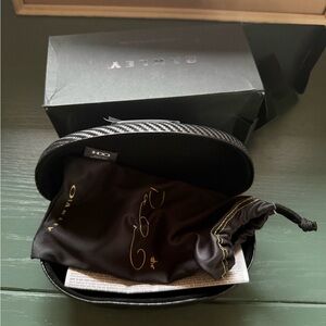 Oakley Carbon Fiber Sunglasses Case with Black Pouch